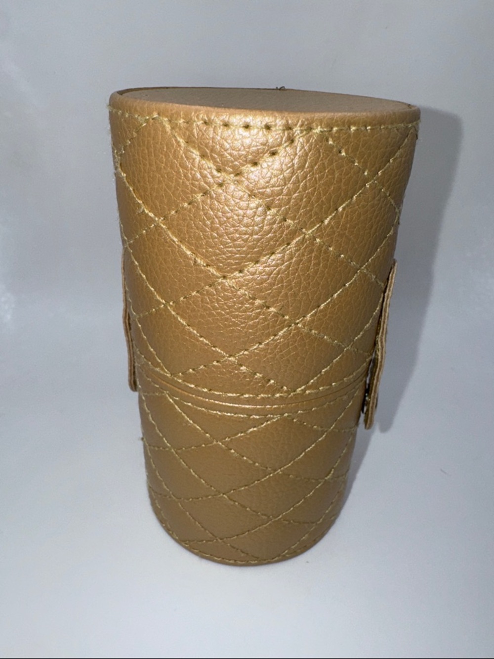 Jewelry Barrel Case Gold Snap Closure - Picture 2 of 3